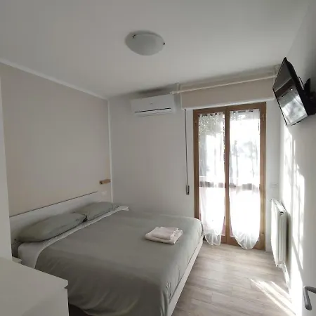 Apartment House Garden, 300m Dal Mare, Wifi, Bici, Giardino Privato, Clima