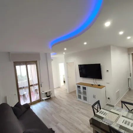 House Garden, 300m Dal Mare, Wifi, Bici, Giardino Privato, Clima * Marina di Massa