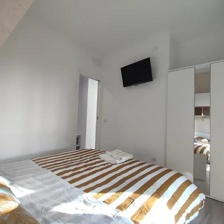 House Garden, 300m Dal Mare, Wifi, Bici, Giardino Privato, Clima Apartment Marina di Massa