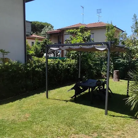 Apartment House Garden, 300m Dal Mare, Wifi, Bici, Giardino Privato, Clima